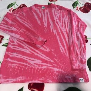 Vs pink tee